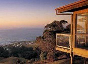 Chris's Beacon Point Restaurant & 4* Skenes Creek