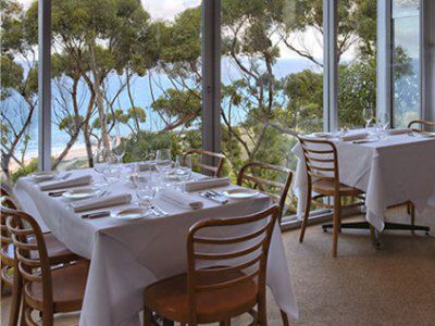 Chris's Beacon Point Restaurant & Aparthotel