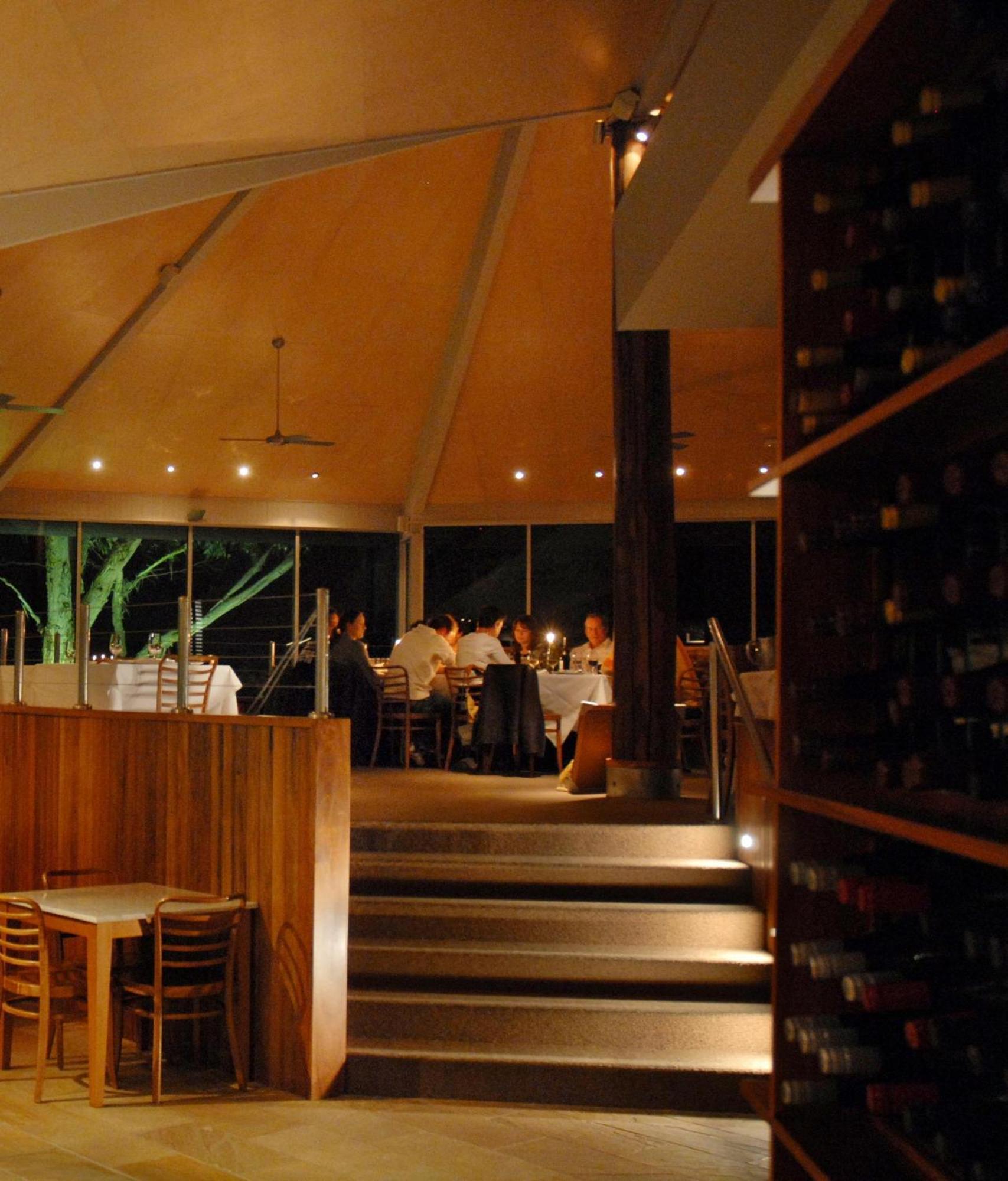 Aparthotel Chris's Beacon Point Restaurant & 4*