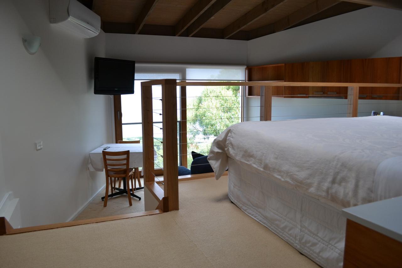 Aparthotel Chris's Beacon Point Restaurant & 4*